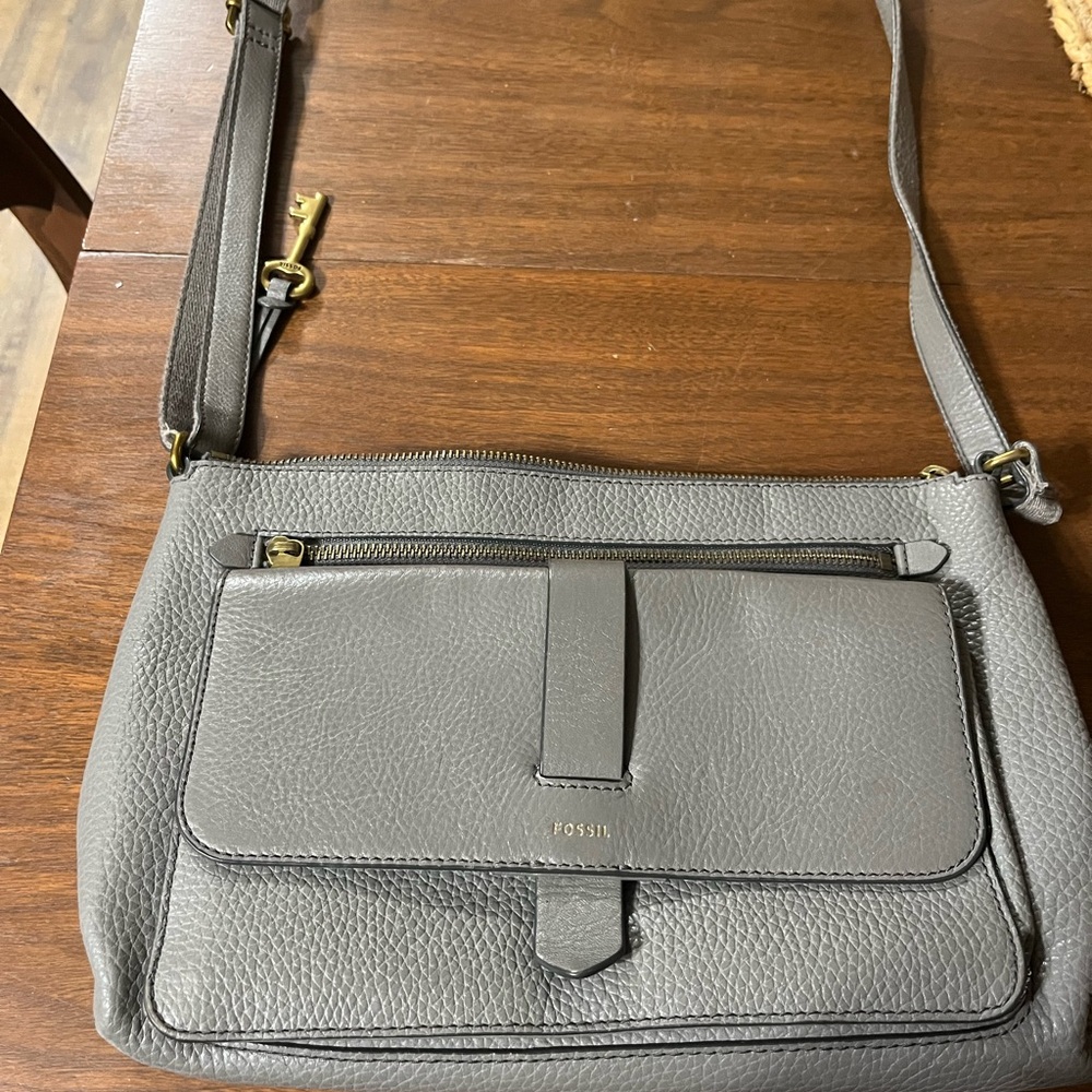 Fossil gray leather bag— like new!